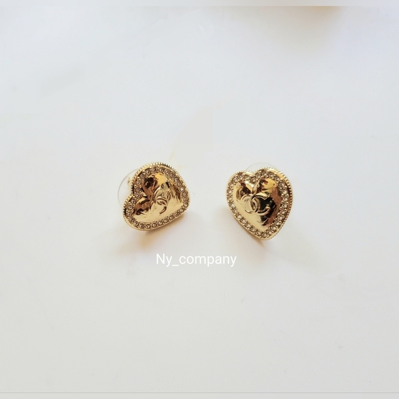 (SALE)Chanel Gold/Crystal Heart CC Logo Earrings Brand New - Picture 3 of 4